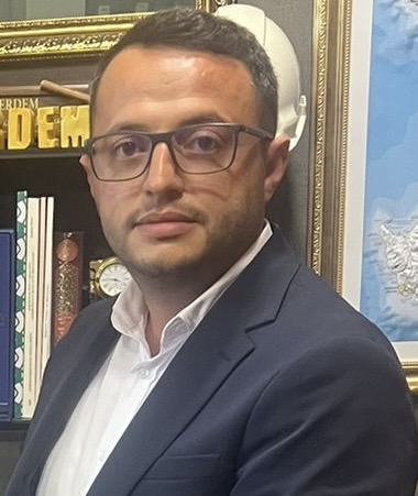 Bu topraklardan yetişen, emekle yükselen kardeşlerimiz mahallemizin yüz akıdır.”